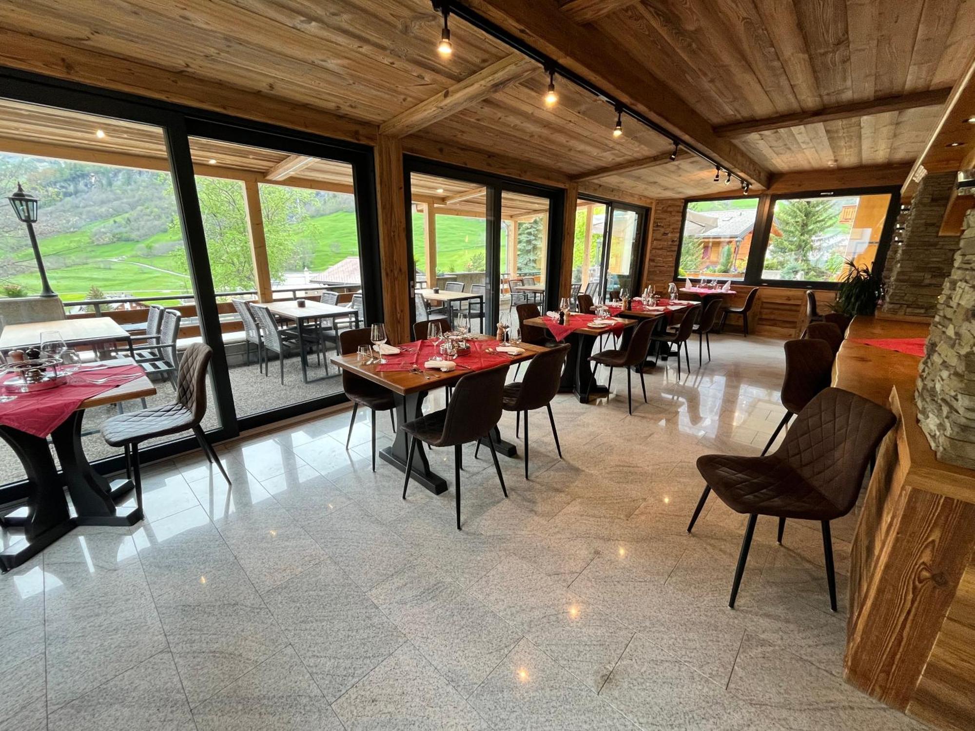 Hotel Alfa Superieur - Leukerbad-Therme מראה חיצוני תמונה